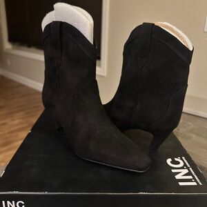 New in Box INC Women's Black Micro Suede Kitten Heel Ankle Boots Size 7